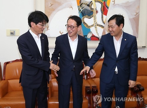 좌측부터 박완주 김도읍 김관영 원내수석부대표