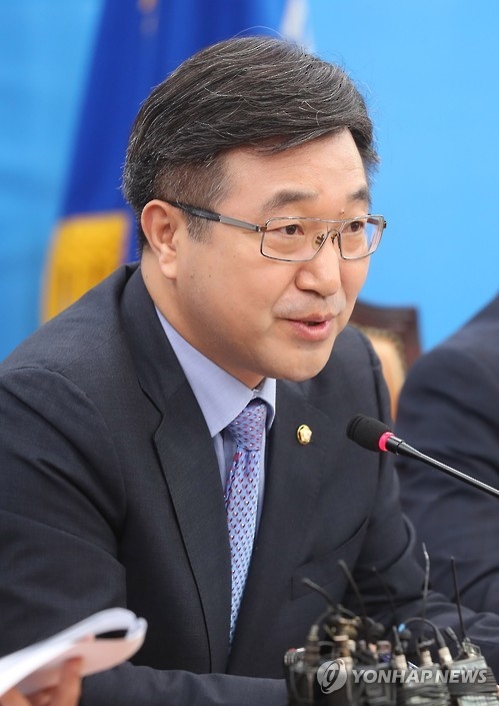 윤호중 "쌀 100만t 시장격리·우선지급금은 5만2천원 동결해야" - 1