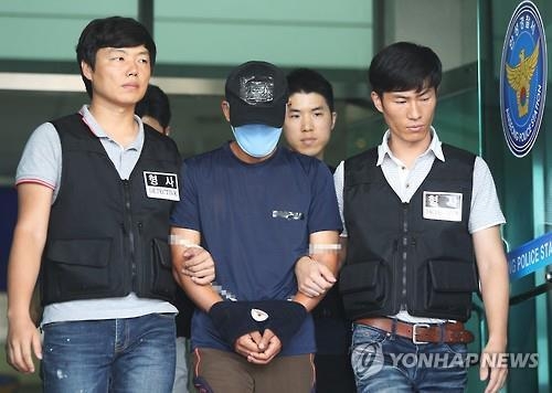 강도살인 피의자 소방관 최모(50)씨