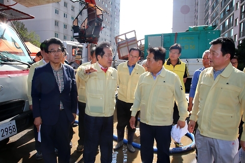 양산 태풍 피해 현장 방문한 홍준표 지사