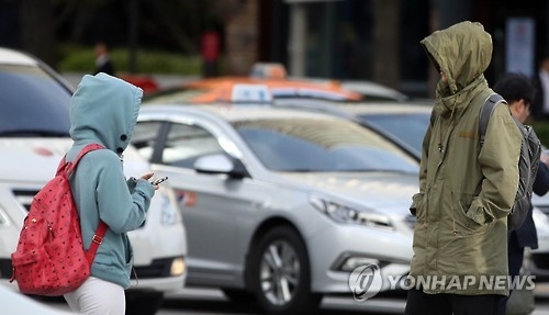 "외투 챙기세요"…전북 구름 많고 일교차 커 - 1