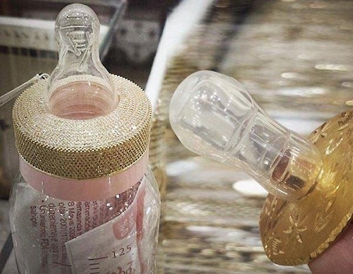사우디에서 판매되는 금젖병과 금젖꼭지