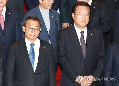 새누리 투톱 이정현 정진석, '따로 따로' 회의 개최 - 1