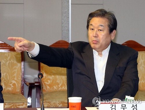 김무성 "檢, 청와대 가서 朴대통령 대면조사해야" - 1