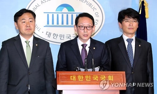 좌측부터 국민의당 김관영, 새누리당 김도읍, 민주당 박완주 수석부대표