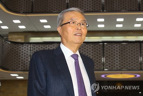 김종인 "성장률 2% 이하 장기침체 우려…정치혼란 빨리 해결" - 1