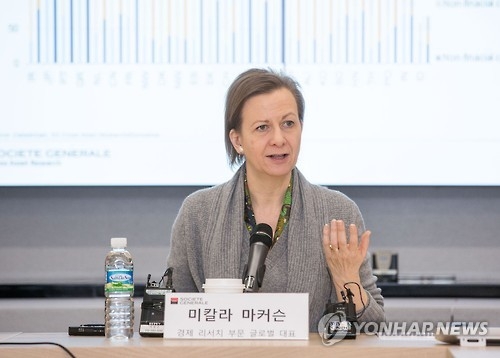 경제 전망 설명하는 미칼라 마커슨 대표