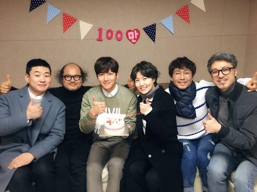 '조작된 도시' 100만 돌파 인증샷