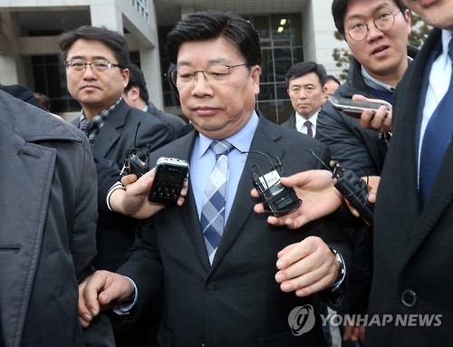 어두운 표정의 권선택 시장