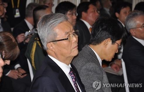 (뮌헨<독일>=연합뉴스) 조준형 기자 = 독일을 방문중인 더불어민주당 김종인 전 비상대책위 대표가 18일(현지시간) 뮌헨에서 열린 뮌헨 안보회의 한반도 특별 세션을 방청하고 있다. 2017.2.19