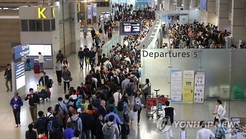 귀국 유커(중국인 관광객)로 붐비는 인천공항
