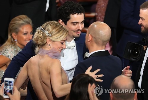 32세 데이미언 셔젤, '라라랜드'로 아카데미 최연소 감독상 - 2
