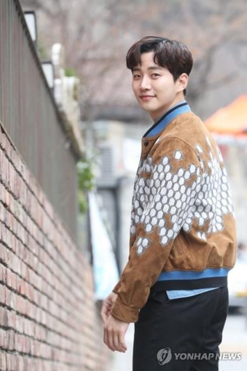이준호 "남궁민과 브로맨스 많았으니 다음 상대는 여자였으면" - 4