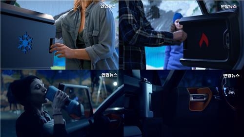 해치에 있는 핫박스와 콜드 박스 스토리지(위), 문 옆에 있는 메탈 물병 (아래)