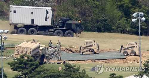 사드 배치작업이 한창인 성주골프장