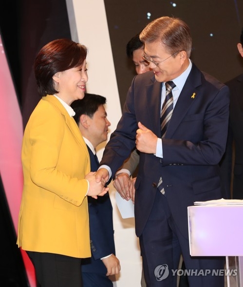 文·沈 연이틀 신경전…"沈정책 특별 안해" vs "현상유지 공약" - 1