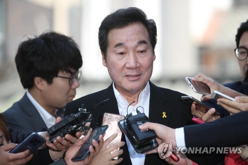 이낙연 "헌법·법률에 명시된 총리 의무 당연히 이행" - 1