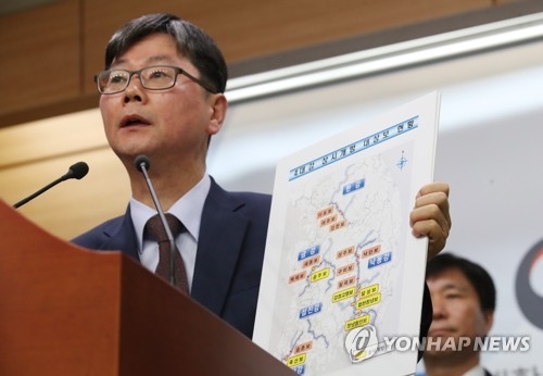 농민들 "하필 이 가뭄에, 모내기 못할것"…환경단체 "더 열어야" - 3