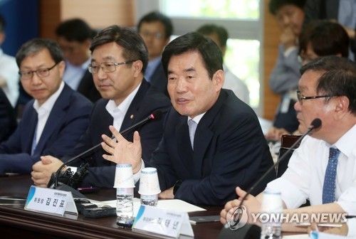 김진표 "정부가 일자리 마중물…추경으로 공무원 1만2천명 채용" - 1