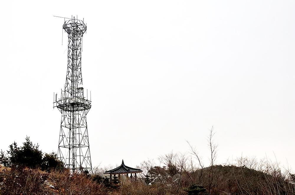 철거 전 도비산 철탑 모습