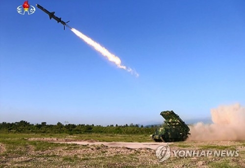 북한 중앙TV, 신형 지대함 순항로켓 첫 시험발사 보도