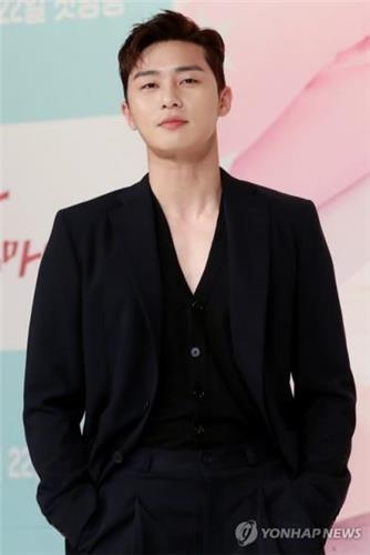 박서준 "김지원, 처음엔 어색했지만 지금은 정말 만나는 느낌" - 1