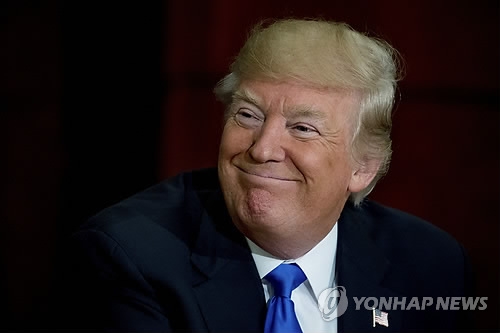 백악관 "트럼프, 뮬러 특검 해임할 생각 없다" - 1