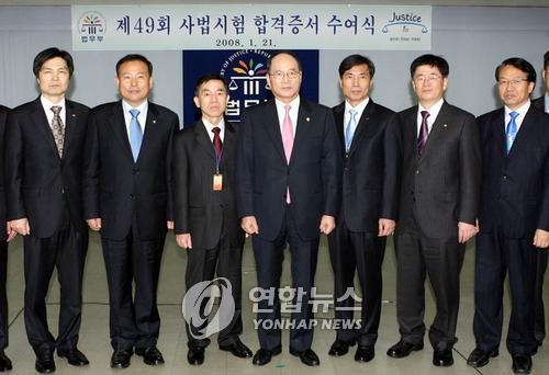 30여 년 만에 명예회복