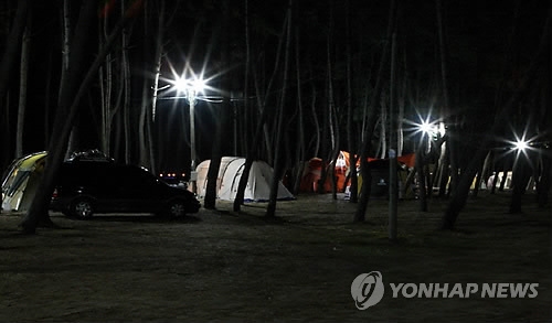 겨울 캠핑족으로 붐비는 몽산포해수욕장