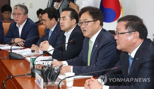與, 한국당 때리며 국민의당·바른정당 압박…野분리대응(종합) - 1