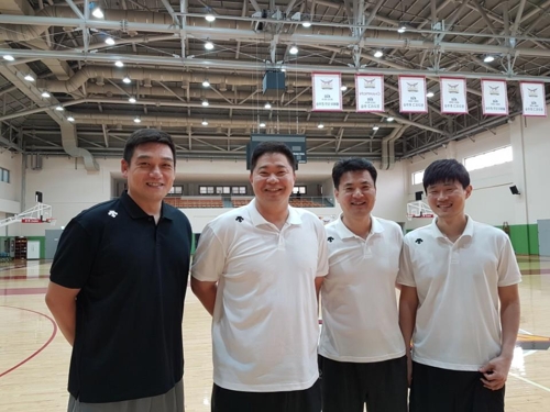 박재헌 코치, 현주엽 감독, 김영만 코치, 강혁 코치.