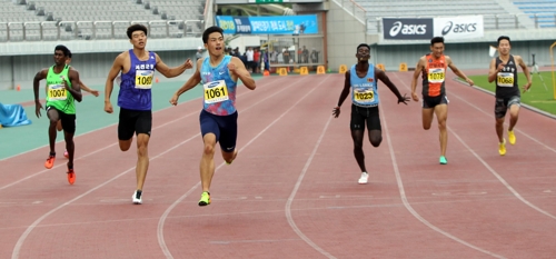 박봉고, 코리아오픈 남자 200m 우승