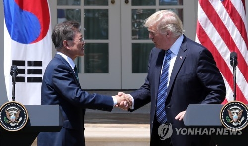 한-미 대통령의 악수