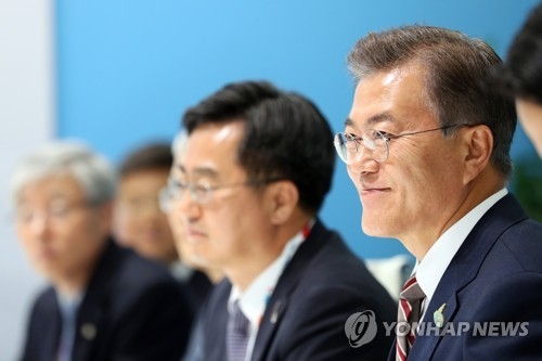 문 대통령의 미소