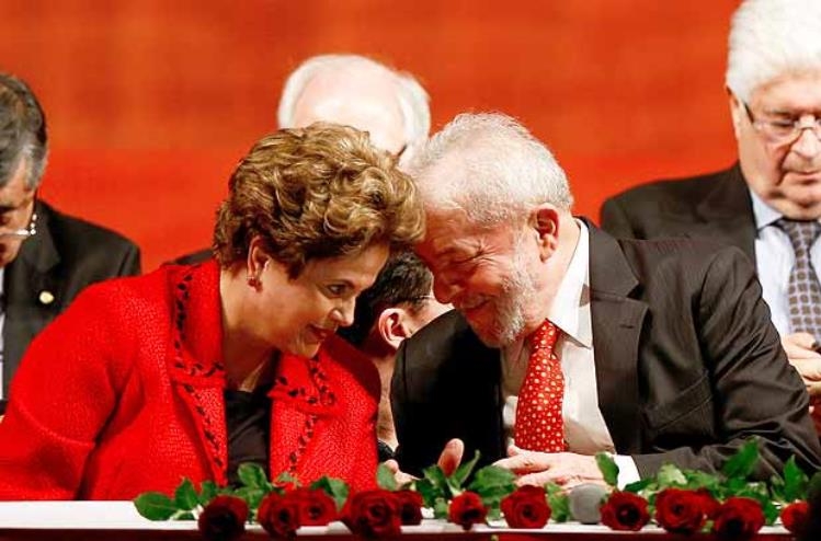 머리를 맞댄 브라질의 두 전직 대통령