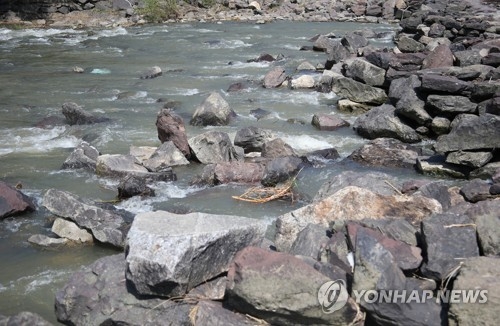폭우로 교각 유실된 진천 농다리