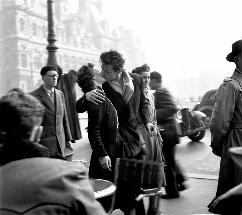 영화 '파리 시청 앞에서의 키스:로베르 두아노'
