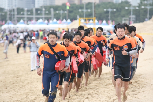 부산 공설 해수욕장 4년 연속 물놀이 사망사고 제로 - 1