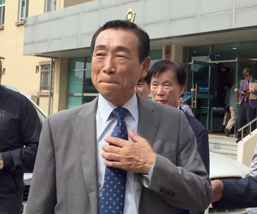 씁쓸한 표정의 김생기 정읍시장