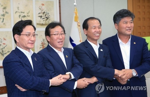 '손은 잡았지만'…강원 무상급식 고교 확대 결론 못내