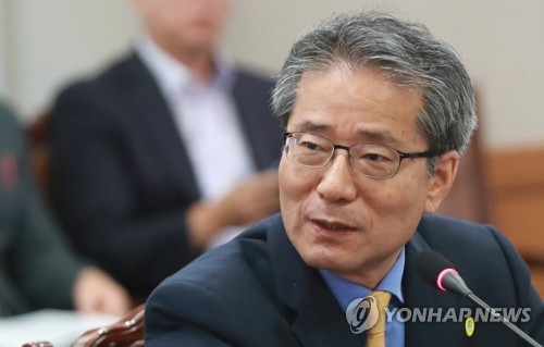 발언하는 권영준 자문위원장