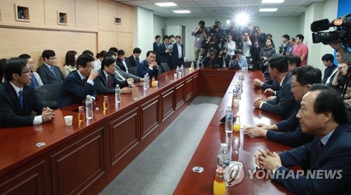 바른정당 분당 가시권…한국당 합류 최대 9명 예상 - 1