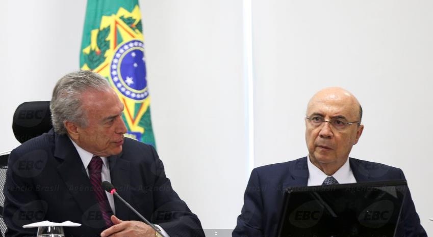 미셰우 테메르 대통령(왼쪽)과 엔히키 메이렐리스 재무장관 [국영 뉴스통신 아젠시아 브라질]