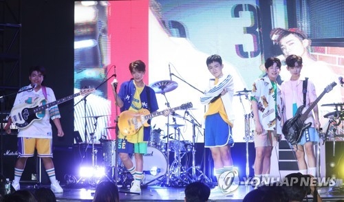 더 이스트라이트