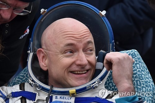 2006년 3월 ISS로부터 340일 만에 귀환한 우주비행사 스콧 켈리