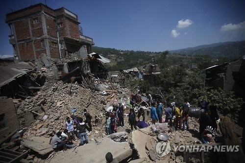 2015년 4월 네팔 대지진 피해
[EPA=연합뉴스]