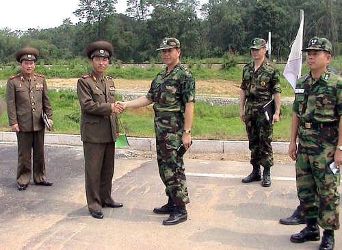 서해지구 남북관리구역에서 만난 남북 군인들
