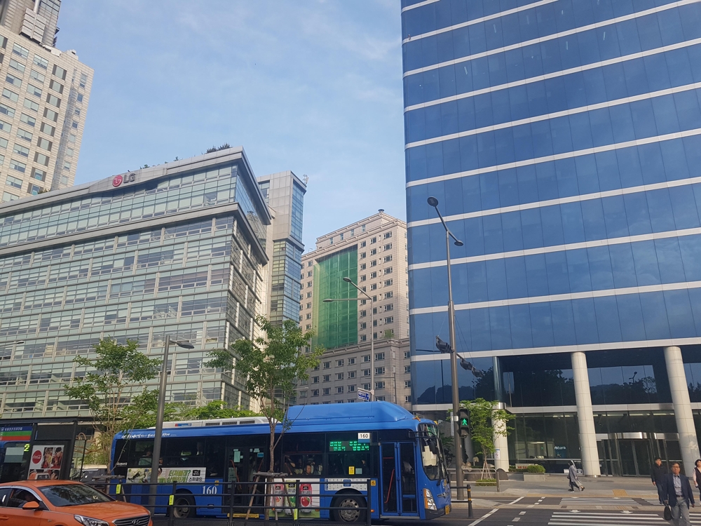 신문로에서 바라본 베르시움 빌딩