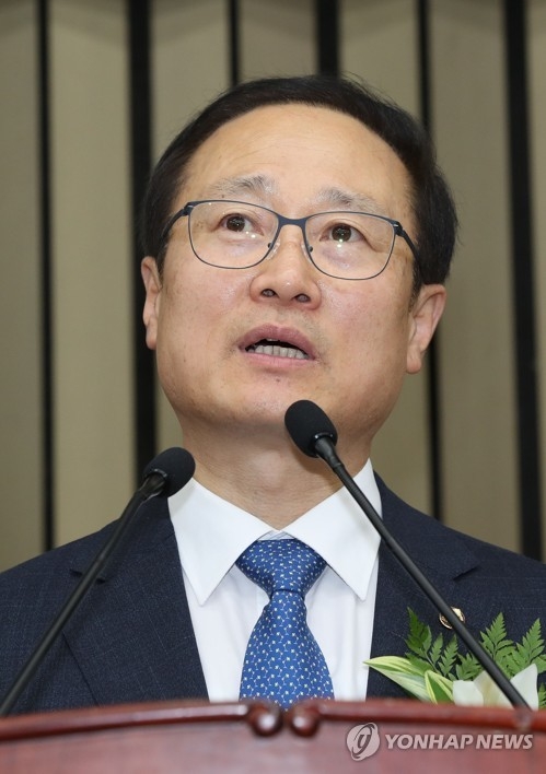 홍영표 "국회교착 더는 안돼…의원사직서 내일 처리" - 1
