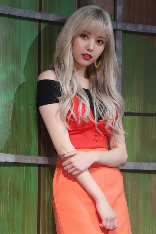 '노래잘하는 예쁜 언니 윤조'